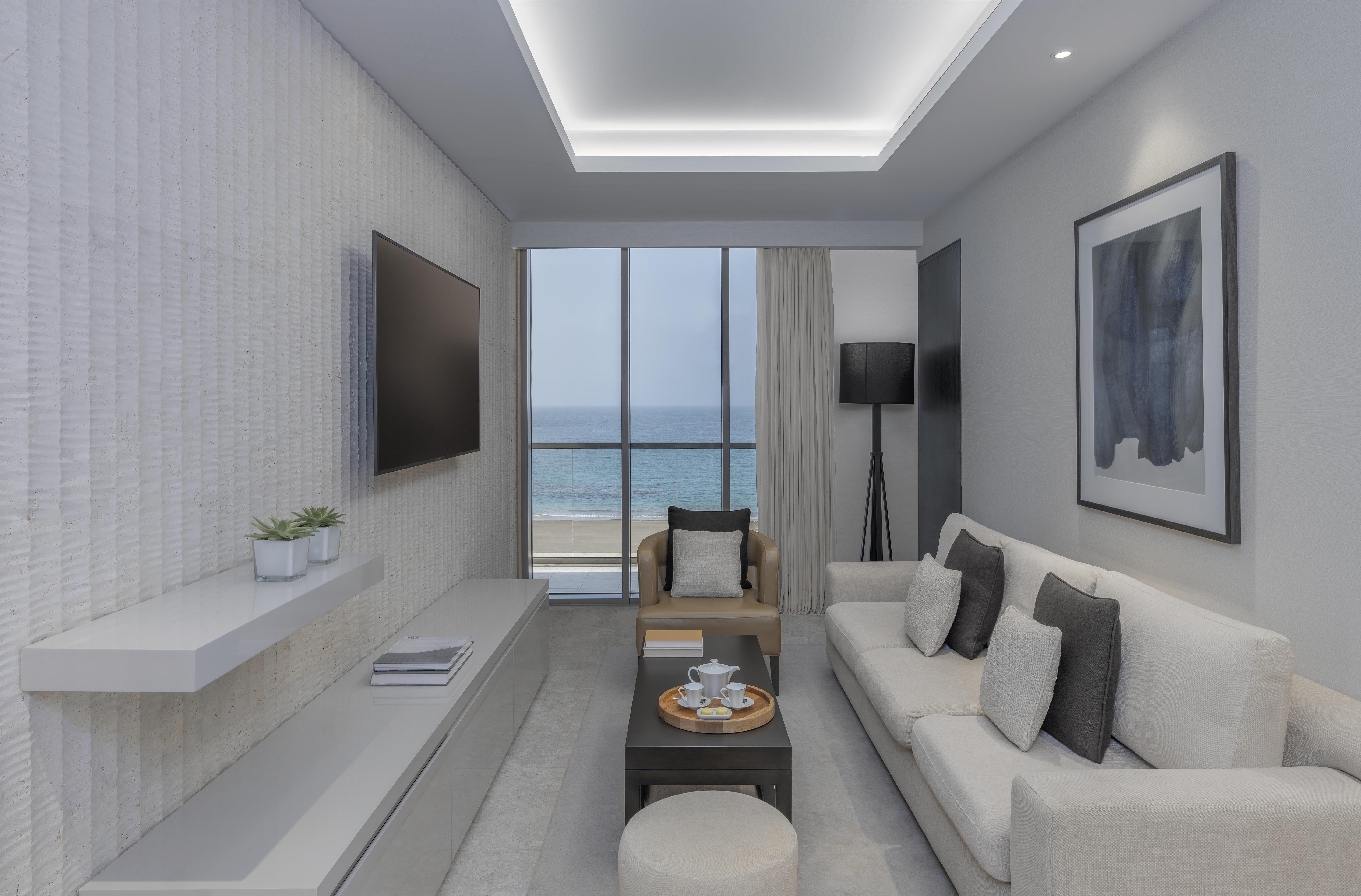 KIMCT1_Deluxe Sea View Suite_Living Room
