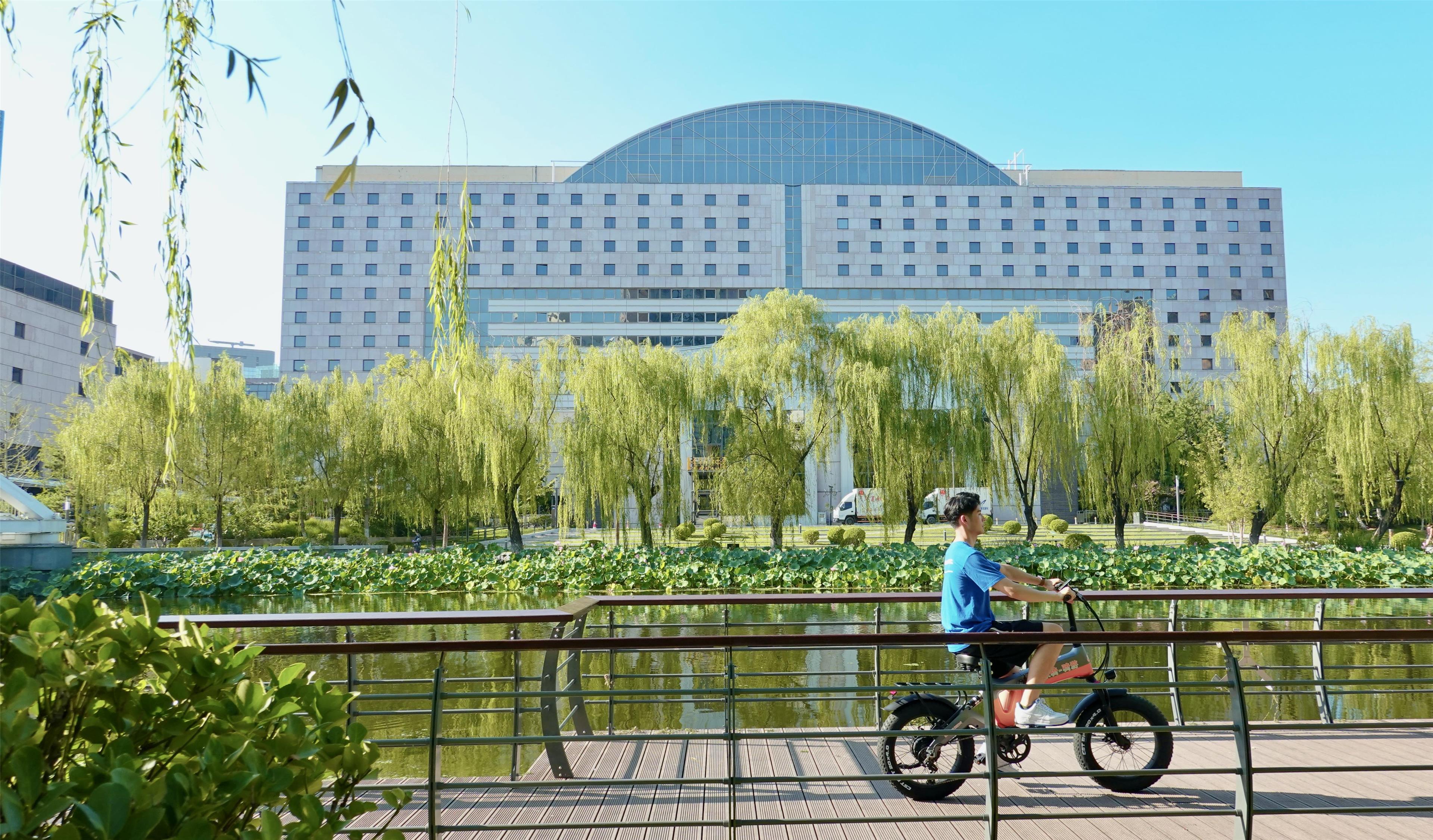 Kempinski Hotel Beijing Yansha Center - Local attraction